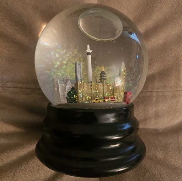 Saks Fifth Avenue Cityscape Snow Globe with Black Base